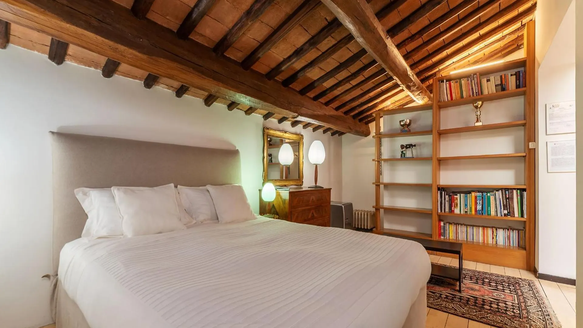 ホームステイ Orange Room With Bathroom And Shared Terrace ローマ