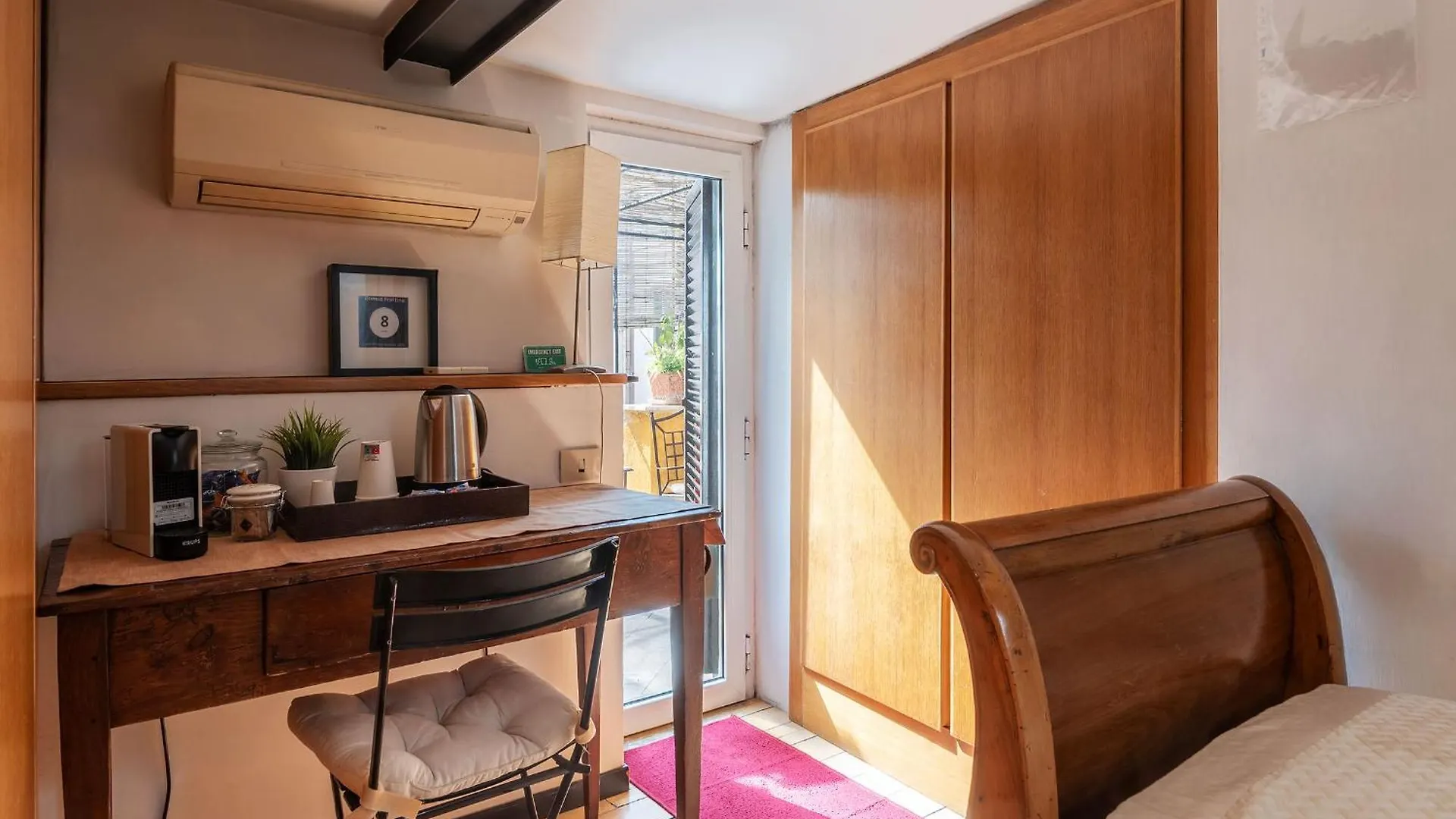 Orange Room With Bathroom And Shared Terrace Rome
